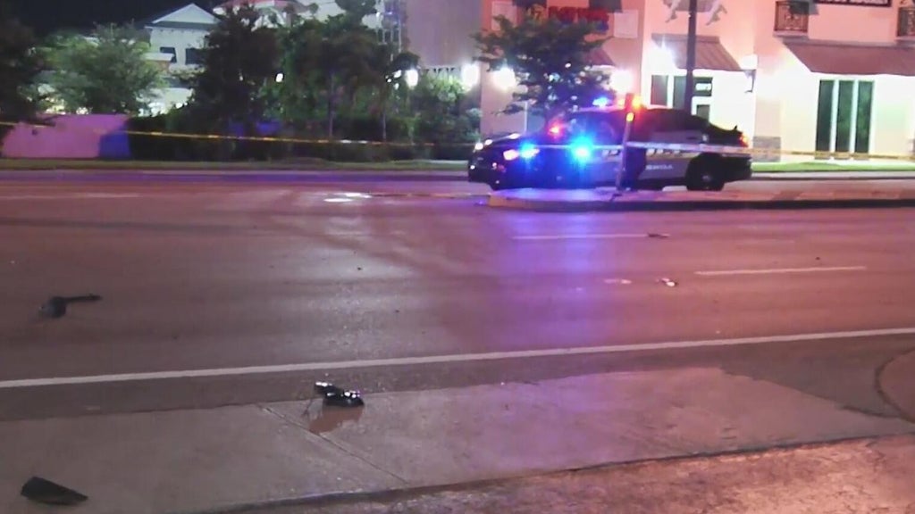 Lauderhill police search for driver after hit-and-run injures man — CBS Miami, Weston Community news