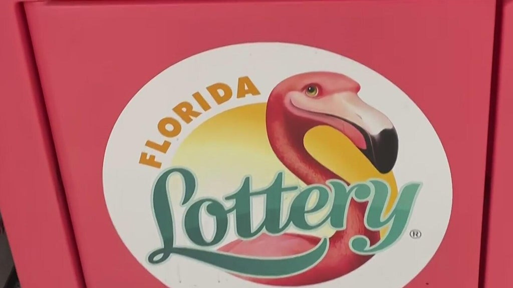 USPS letter carrier accused of stealing winning Florida Lottery ticket from mail — CBS Miami, Weston Community news
