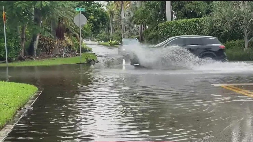 Heavy rain causes street flooding across parts of South Florida — CBS Miami, Weston Community news