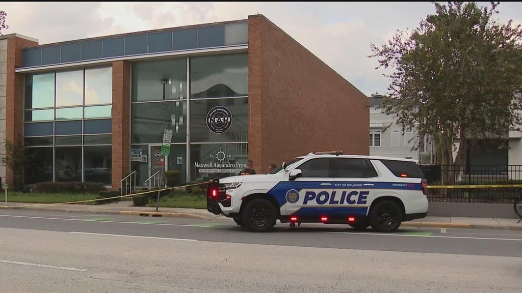 Suspicious packages sent to two Florida congressional offices — CBS Miami, Weston Community news