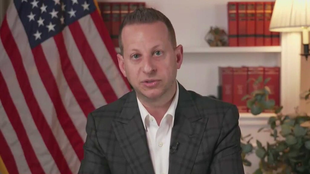 Congressman Jared Moskowitz said a man was arrested in Boca Raton for threatening his life — CBS Miami, Weston Community news