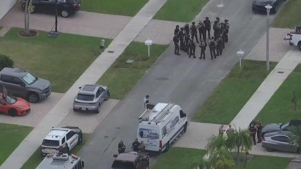 Man shot woman and fatally turned the gun on himself at SW Miami-Dade home, deputies say — CBS Miami, Weston Community news