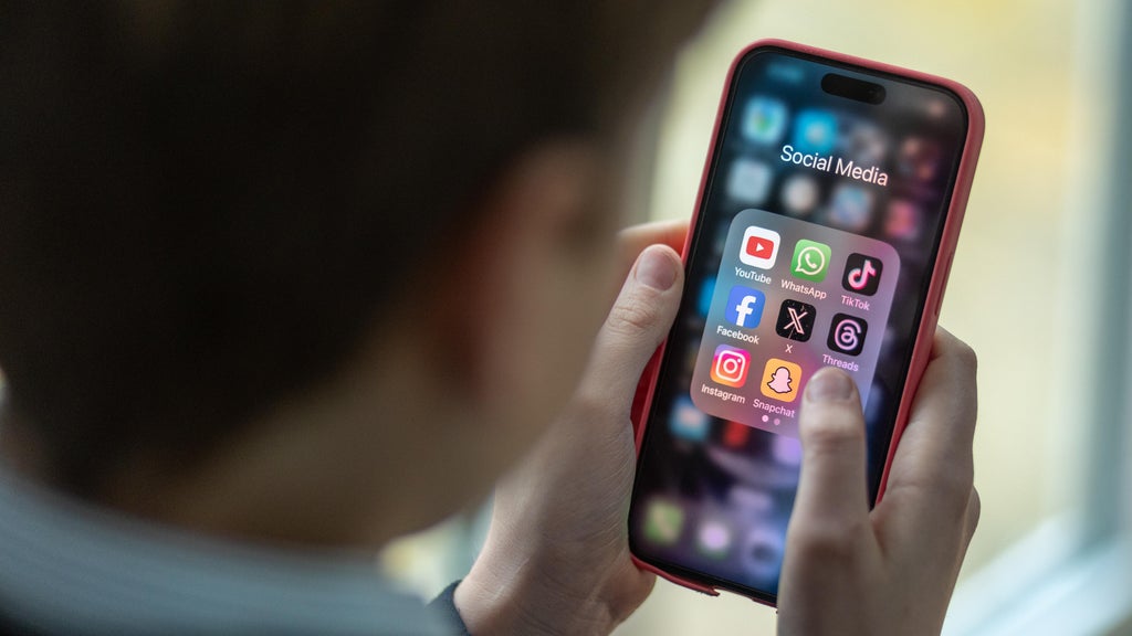How can social media clipping be used to influence the midterm elections? — CBS Miami, Weston Community news