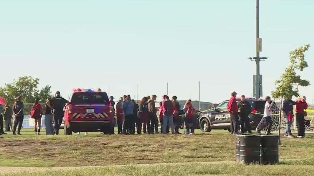 At least 2 killed, several injured after car drives onto Kansas soccer field — CBS Miami, Weston Sports news