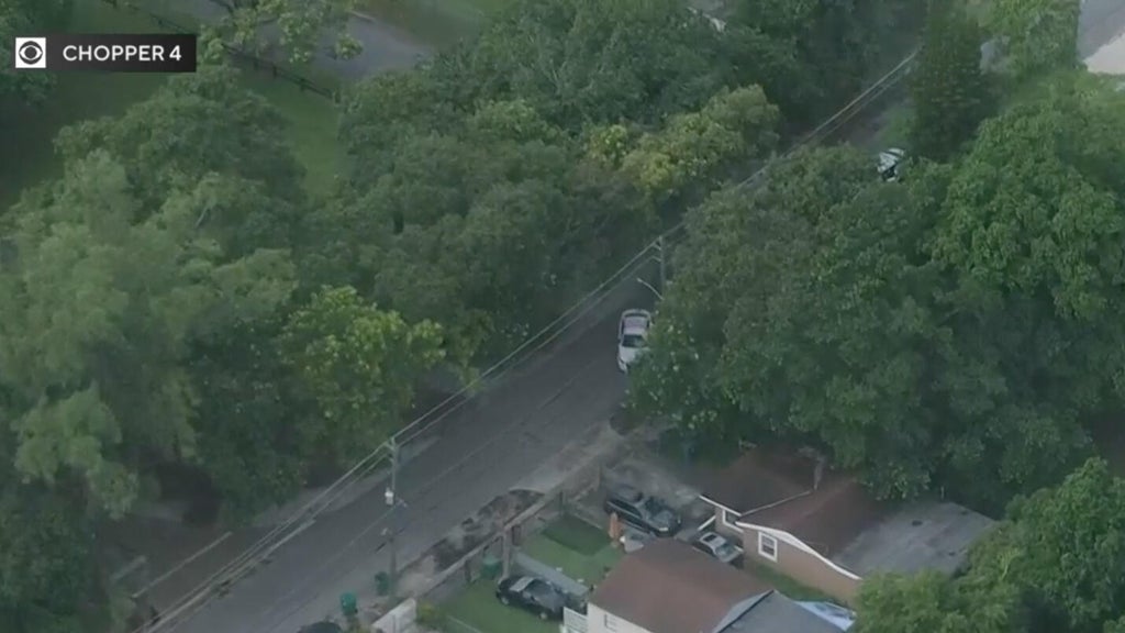 Man found dead near park in northwest Miami-Dade, homicide detectives investigating — CBS Miami, Weston Health news