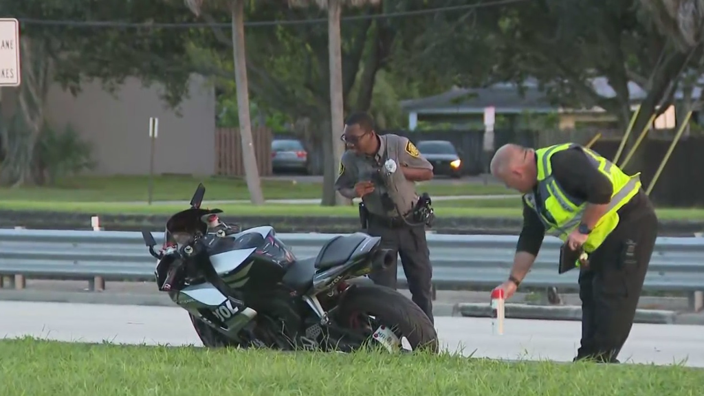 1 dead, 1 injured in motorcycle crash on Sunrise Boulevard near Florida's Turnpike, authorities say — CBS Miami, Weston Health news