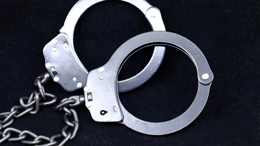 Miami-Dade man arrested after pistol-whipping child playing "ding dong ditch," report says — Weston Health news