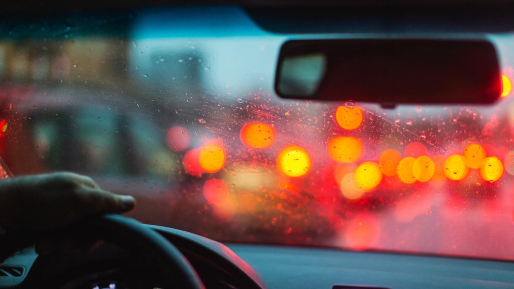 Driver arrested after throwing glass bottle at woman in Hallandale Beach road rage attack, police say — Weston Community news
